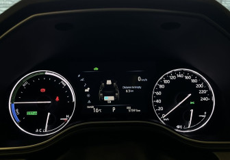 Подержанный автомобиль Toyota Avalon 2021 года (10 фото)