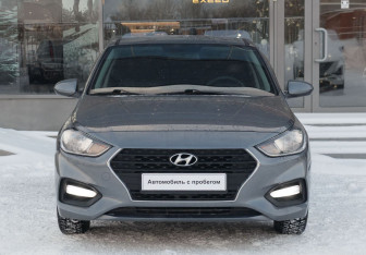 Подержанный автомобиль Hyundai Solaris Sedan 2020 года (2 фото)