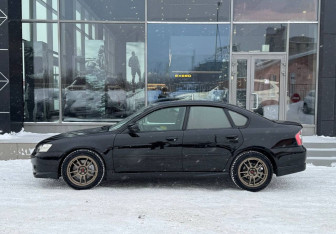 Подержанный автомобиль Subaru Legacy Sedan 2005 года (8 фото)