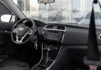 Подержанный автомобиль Lifan Solano 2018 года (10 фото)