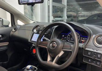 Подержанный автомобиль Nissan Note 2019 года (13 фото)