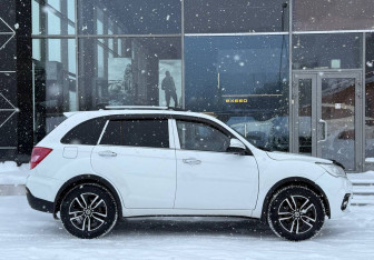 Подержанный автомобиль Lifan X60 2016 года (4 фото)