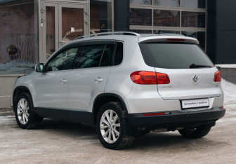 Подержанный автомобиль Volkswagen Tiguan 2012 года (7 фото)