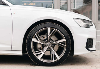 Подержанный автомобиль Audi A6 Sedan 2020 года (9 фото)