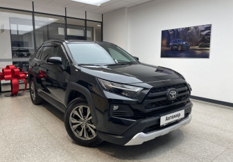 Подержанный автомобиль Toyota RAV4 2025 года (3 фото)