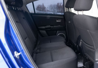 Подержанный автомобиль Mazda 3 Sedan 2006 года (19 фото)