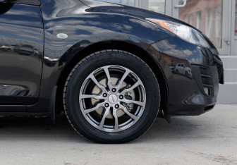 Подержанный автомобиль Mazda 3 Sedan 2009 года (9 фото)