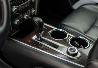 Подержанный автомобиль Nissan Pathfinder 2014 года (16 фото)