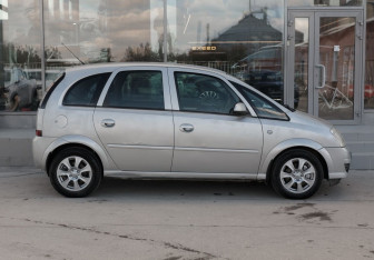 Подержанный автомобиль Opel Meriva 2008 года (4 фото)