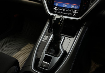 Подержанный автомобиль Subaru Levorg 2023 года (12 фото)