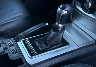 Подержанный автомобиль Toyota Land Cruiser Prado 2018 года (16 фото)