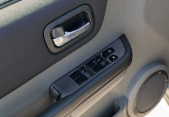 Подержанный автомобиль Nissan X-Trail 2004 года (15 фото)