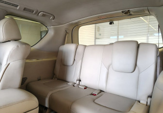 Подержанный автомобиль Infiniti QX56 2012 года (14 фото)