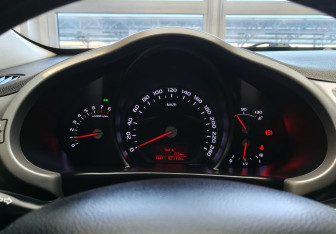 Подержанный автомобиль Kia Sportage 2015 года (10 фото)