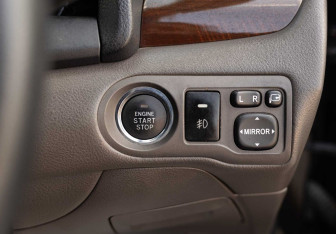 Подержанный автомобиль Toyota Allion 2016 года (17 фото)