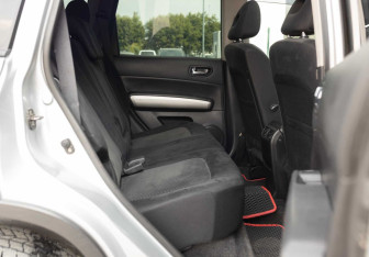 Подержанный автомобиль Nissan X-Trail 2013 года (19 фото)