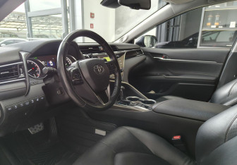 Подержанный автомобиль Toyota Camry Sedan 2019 года (7 фото)
