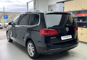 Подержанный автомобиль Volkswagen Sharan 2015 года (6 фото)