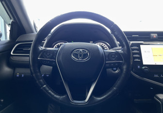 Подержанный автомобиль Toyota Camry Sedan 2020 года (11 фото)