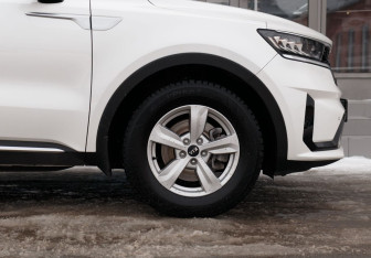 Подержанный автомобиль Kia Sorento 2021 года (9 фото)