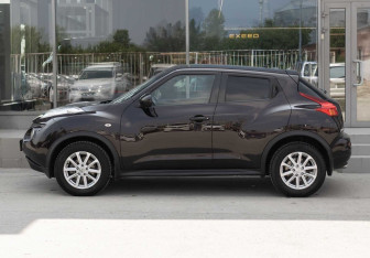 Подержанный автомобиль Nissan Juke 2013 года (8 фото)