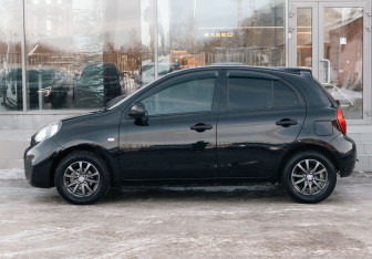 Подержанный автомобиль Nissan March Hatchback 2018 года (8 фото)