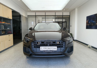 Подержанный автомобиль Audi Q8 2019 года (2 фото)