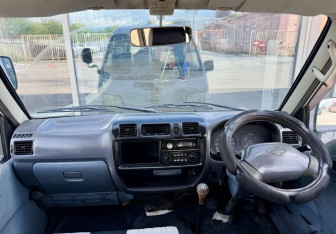 Подержанный автомобиль Nissan Vanette 2001 года (10 фото)