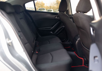 Подержанный автомобиль Mazda 3 Sedan 2014 года (19 фото)