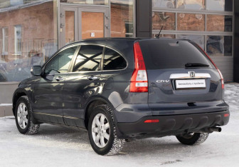 Подержанный автомобиль Honda CR-V 2008 года (7 фото)