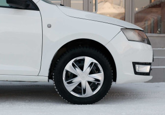 Подержанный автомобиль Skoda Rapid Liftback 2017 года (9 фото)