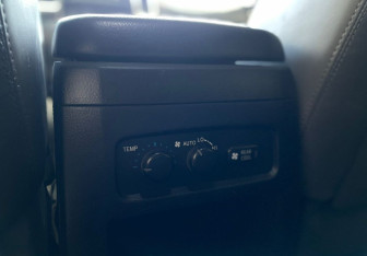 Подержанный автомобиль Toyota Land Cruiser Prado 2003 года (18 фото)