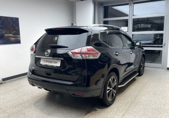 Подержанный автомобиль Nissan X-Trail 2017 года (4 фото)