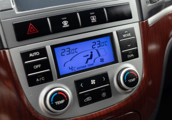 Подержанный автомобиль Hyundai Santa Fe 2007 года (14 фото)