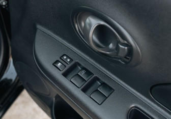 Подержанный автомобиль Nissan March Hatchback 2018 года (15 фото)