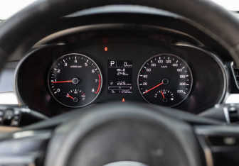 Подержанный автомобиль Kia Rio Sedan 2017 года (12 фото)