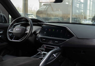 Подержанный автомобиль Geely Tugella 2022 года (10 фото)