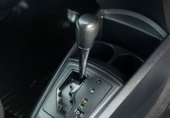 Подержанный автомобиль Toyota Corolla Sedan 2015 года (14 фото)