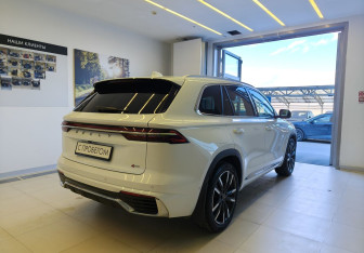 Подержанный автомобиль Geely Monjaro 2023 года (4 фото)