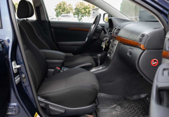 Подержанный автомобиль Toyota Avensis Sedan 2007 года (19 фото)