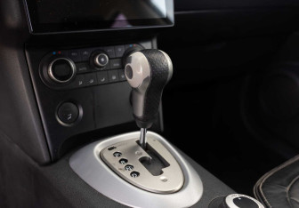 Подержанный автомобиль Nissan Qashqai 2007 года (15 фото)