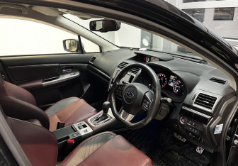 Подержанный автомобиль Subaru Levorg 2017 года (13 фото)