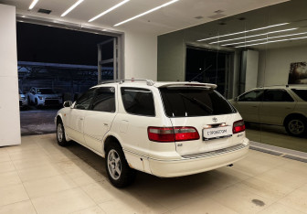 Подержанный автомобиль Toyota Camry Wagon 1999 года (6 фото)