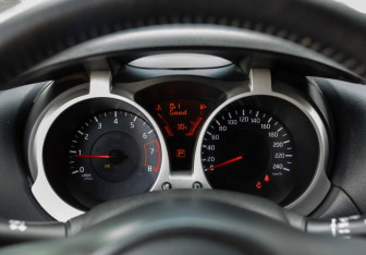 Подержанный автомобиль Nissan Juke 2013 года (13 фото)