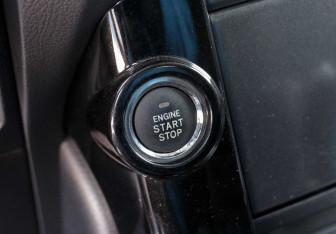 Подержанный автомобиль Toyota Land Cruiser Prado 2014 года (16 фото)