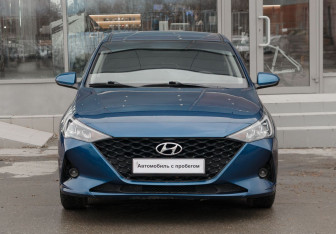 Подержанный автомобиль Hyundai Solaris Sedan 2021 года (2 фото)