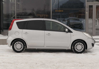 Подержанный автомобиль Nissan Note 2012 года (4 фото)