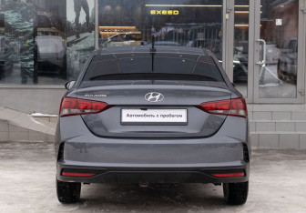 Подержанный автомобиль Hyundai Solaris Sedan 2021 года (6 фото)