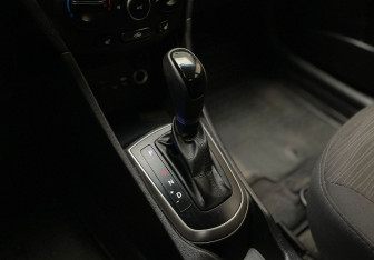 Подержанный автомобиль Hyundai Solaris Sedan 2015 года (15 фото)