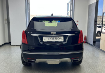 Подержанный автомобиль Cadillac XT5 2017 года (6 фото)